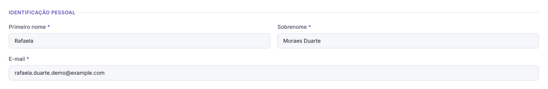 Campos de identificação: primeiro nome, sobrenome e e-mail